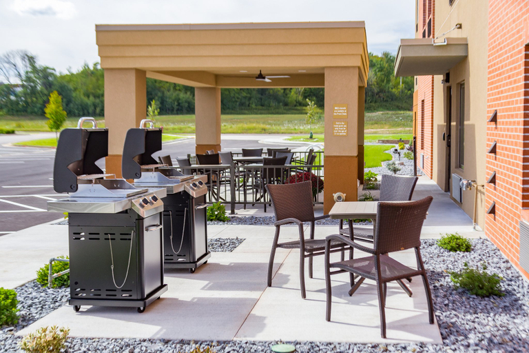 Food & Drinks 2, Candlewood Suites EAU CLAIRE I-94, Eau Claire
