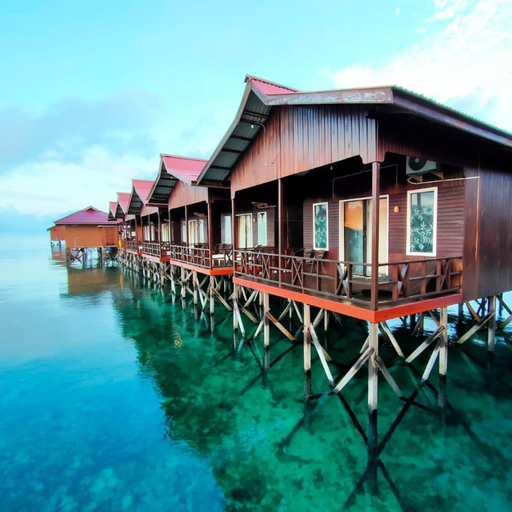Derawan Fisheries Cottage - Tap to explore photos
