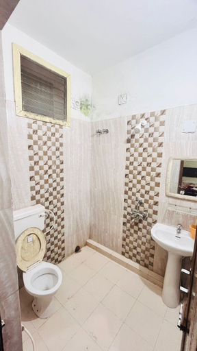 Bathroom 3, Goroomgo Sriyansh Inn Puri, Puri