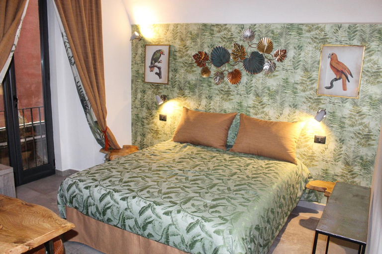 Others 2, B&B Quispaccanapoli, Napoli