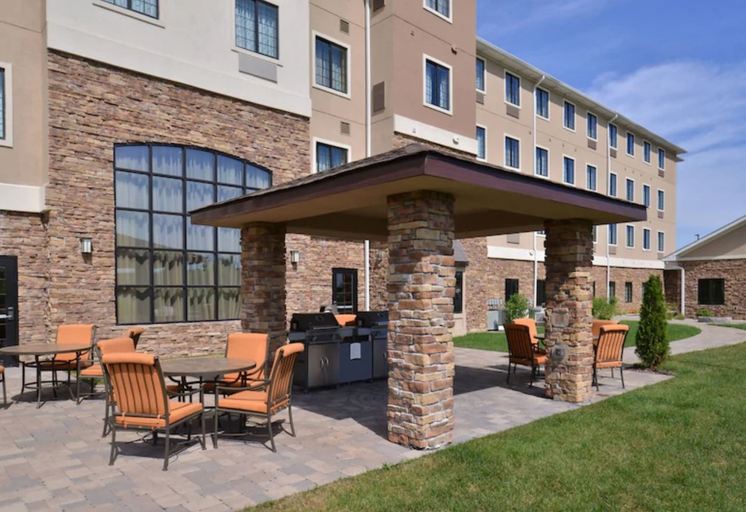 Exterior & Views 5, Staybridge Suites MERRILLVILLE, Lake
