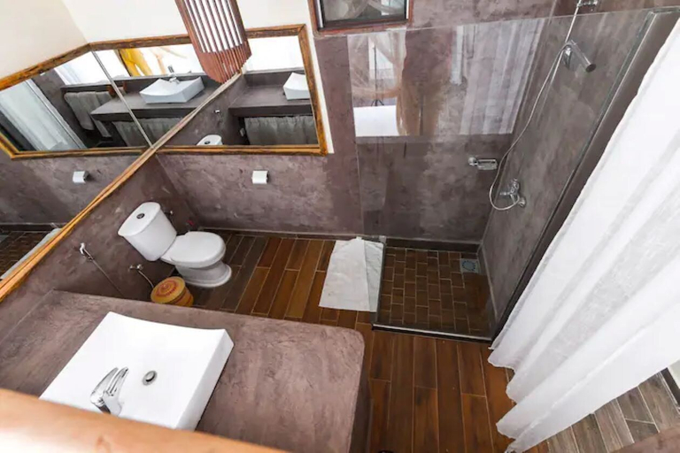 Bathroom 3, Villas Badiène, Mbour