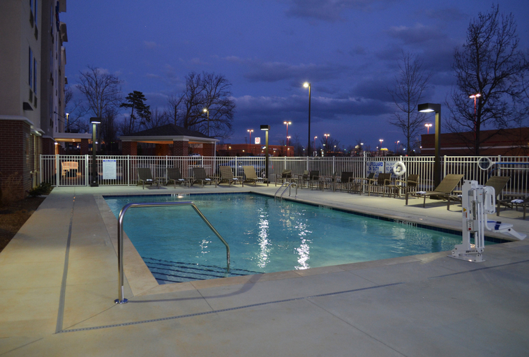 Sport & Beauty 3, Candlewood Suites GREENVILLE, Greenville
