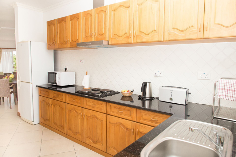 Others 5, Marie-Laure Suites
