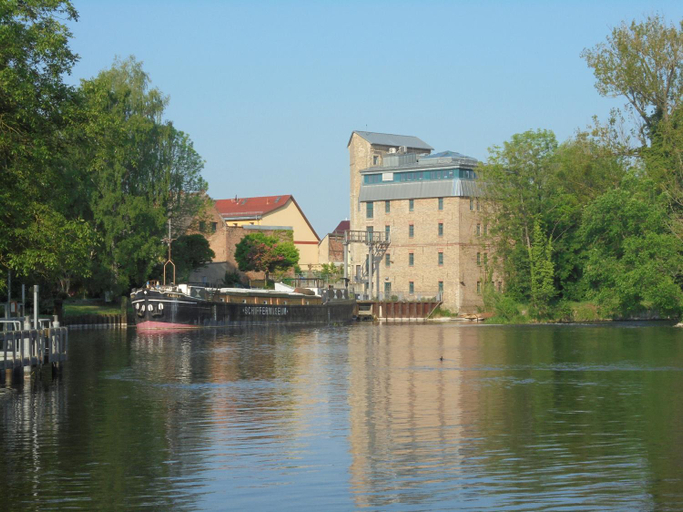 Others 5, Neues Vaterland, Oberhavel