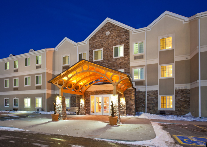 Exterior & Views 5, Staybridge Suites FARGO, Cass