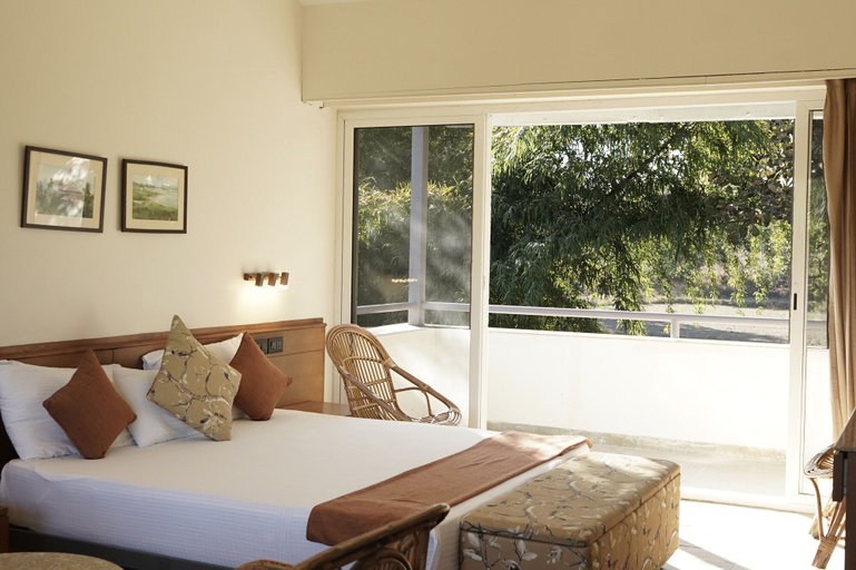 Bedroom 1, Village Machaan Resort, Seoni