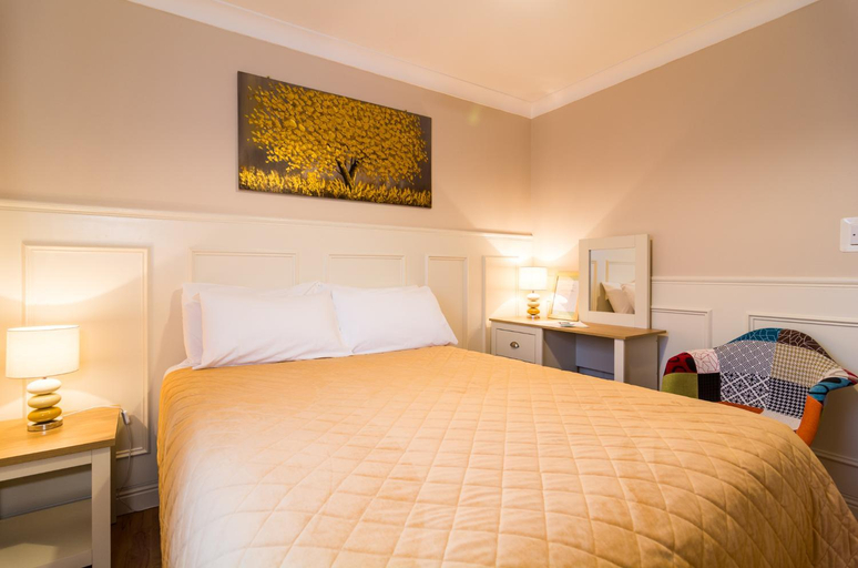 Others 2, Seacrest B&B