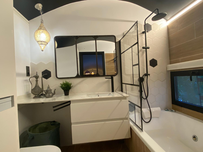Others 4, Vagon Orient Express - Housevanlive, Valencia