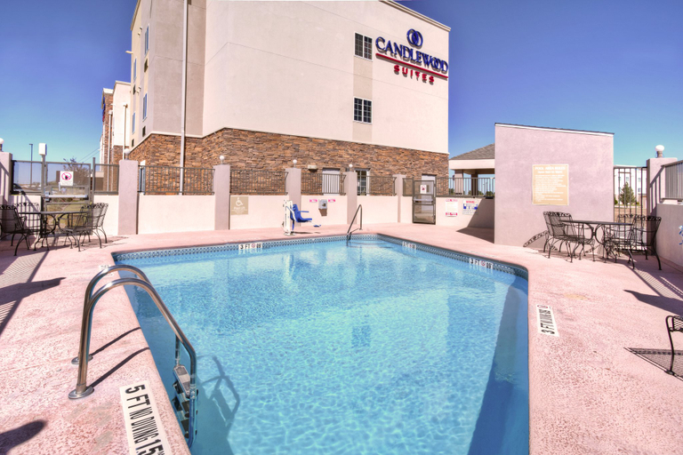 Sport & Beauty 2, Candlewood Suites FORT STOCKTON, Pecos