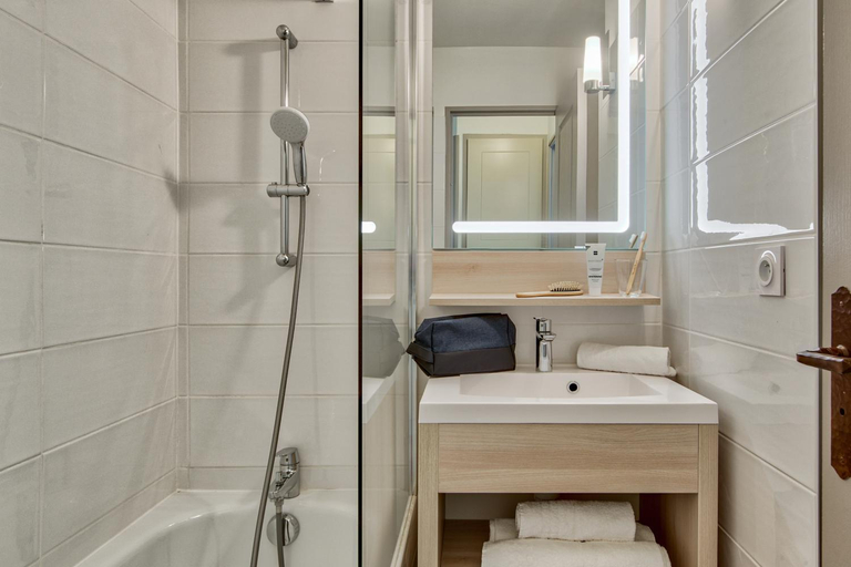 Bathroom 3, Residence Pierre & Vacances Les Parcs de Grimaud, Var