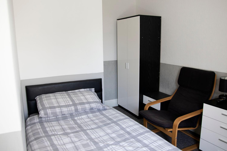 Others 3, Bursar Street 19, Lincolnshire