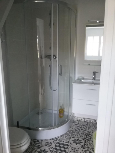 Bathroom 1, Au Nid Douillet, Loir-et-Cher