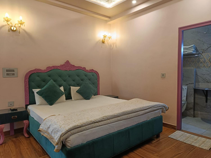 Bedroom 4, Maya Hotel, Agra