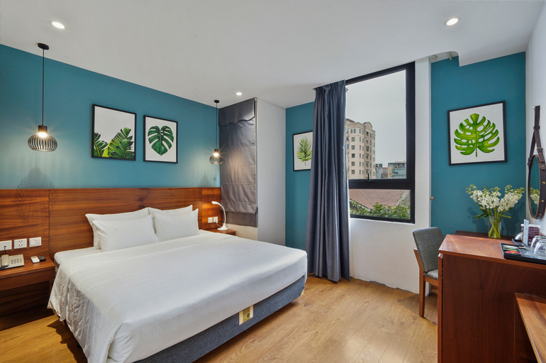 22Land Classic Suites - Tap to explore photos