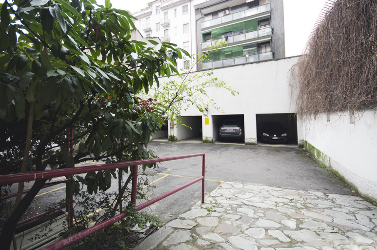 Exterior & Views 29
