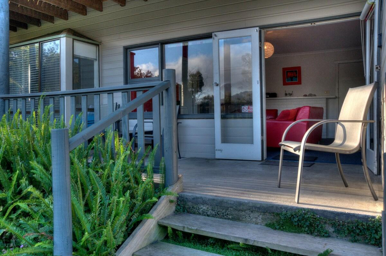 Others 2, Cove Beach Apartment 1 ~ waterfront with views, Glamorgan-Spring Bay