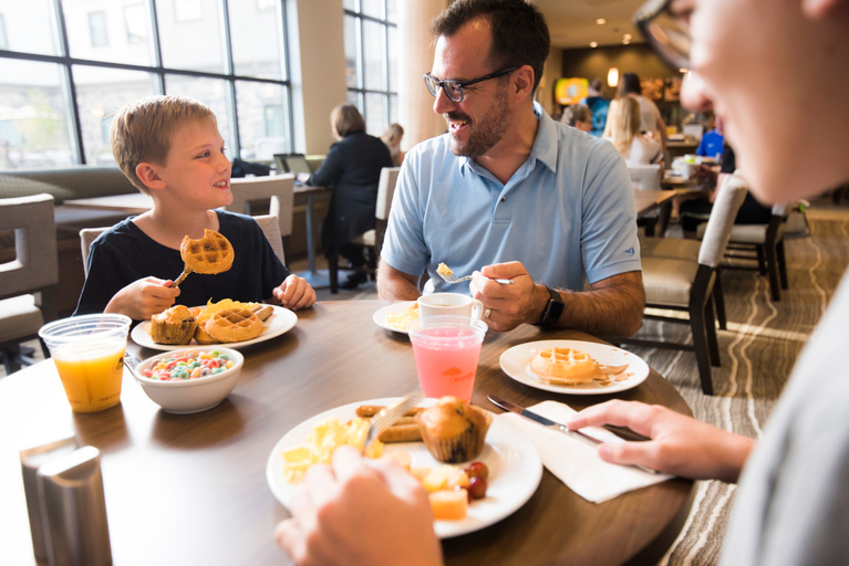 Food & Drinks 5, Staybridge Suites WISCONSIN DELLS - LAKE DELTON, Sauk