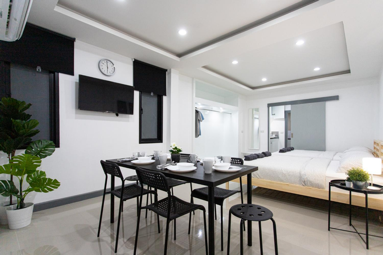 Dining Room 13