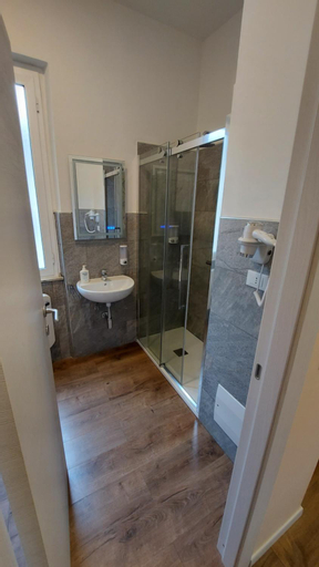 Bathroom 11