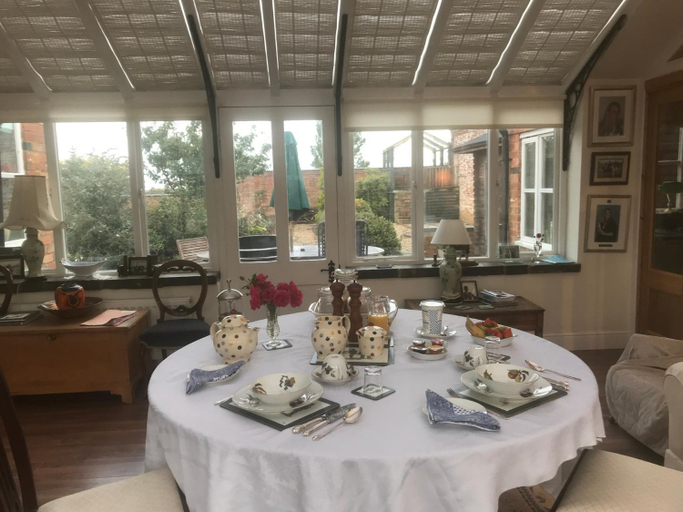 Food & Drinks, The Gardens, Northamptonshire