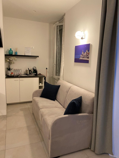 Others 3, Alba rooms, La Spezia