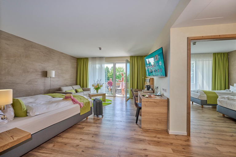 Bedroom 2, Bachhof Resort Hotel, Straubing-Bogen