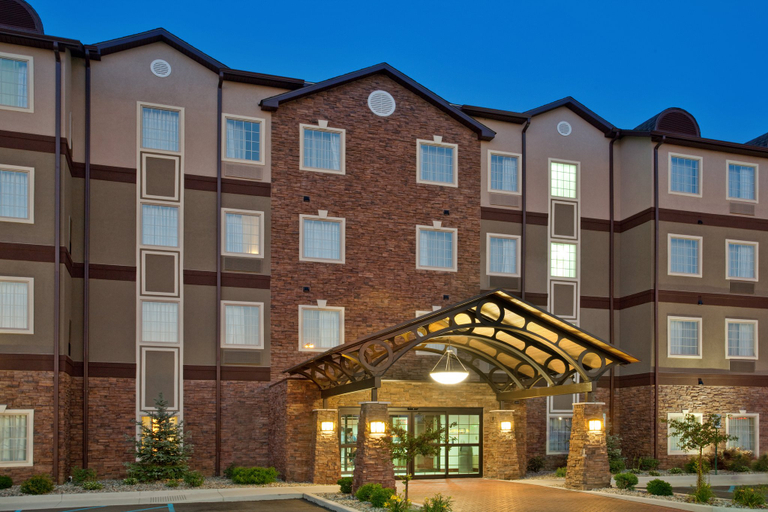 Exterior & Views