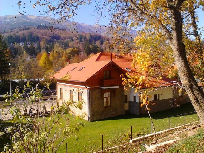 Others 5, Pensiunea Piscul Cainelui, Sinaia