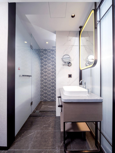 Bathroom 4