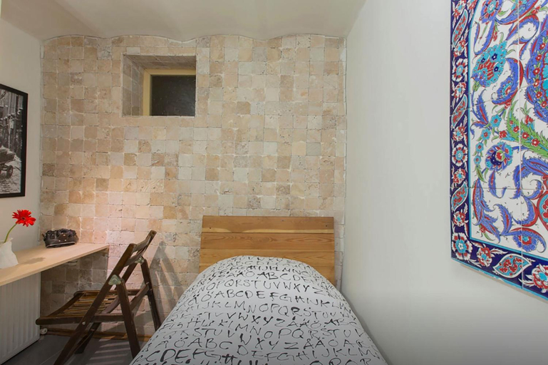 Others 4, Kaboom Showroom & Guesthouse, Beyoğlu