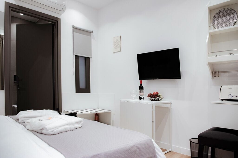 Bedroom 5, Athens Muses Suites, Attica