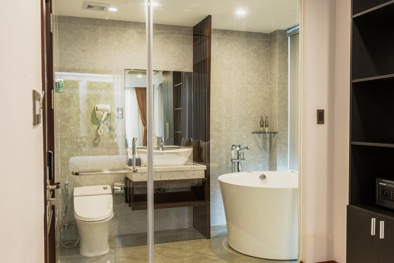 Bathroom 5, Khong Cam Garden Villas, Da Nang