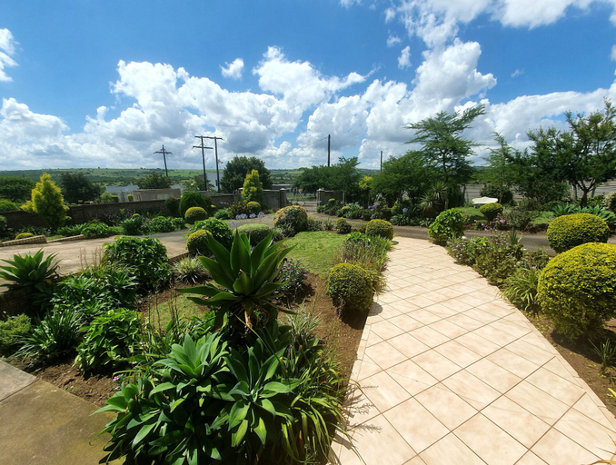 Others 4, Ekhaya Lodge, Umgungundlovu