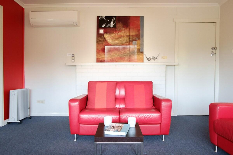 Others 5, Cove Beach Apartment 1 ~ waterfront with views, Glamorgan-Spring Bay