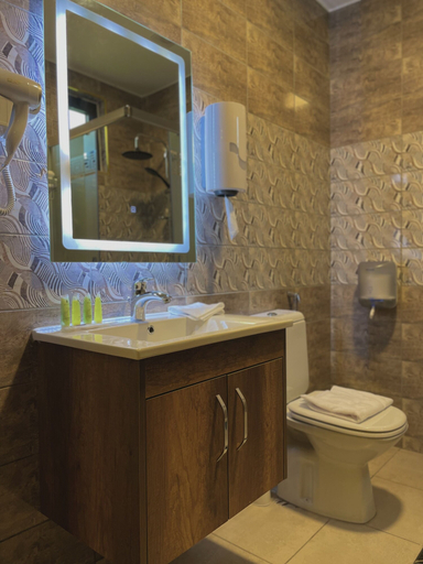 Bathroom 4, Fragrant Rose, Wadi Musa