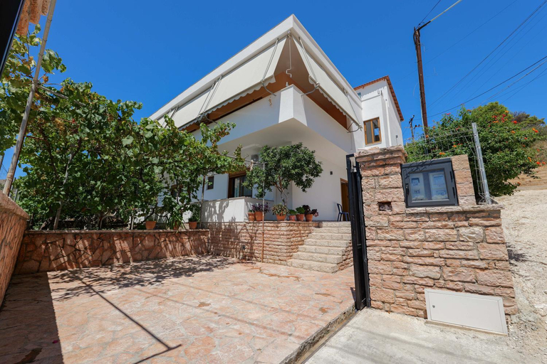 Others 4, Villa Maci, Sarandës