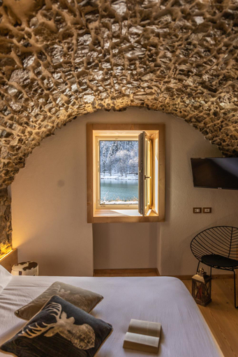 Others 5, Bazzario B&B, Trento