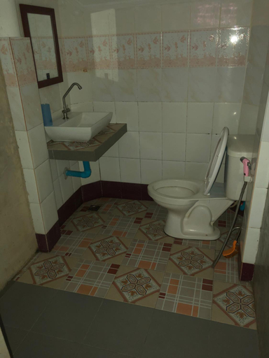 Bathroom 3, Poopreaw Koh Larn, Pattaya