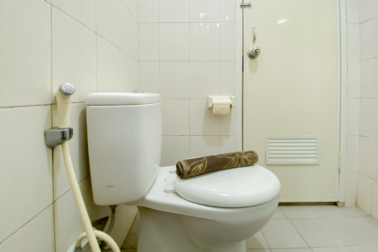 Bedroom 2, Homey and Warm 2BR at Signature Park Grande Apartment By Travelio, East Jakarta