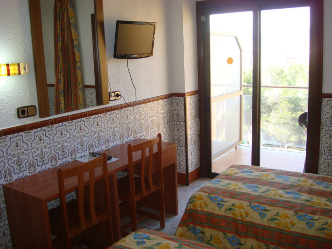 Bedroom 3, Univers, Girona