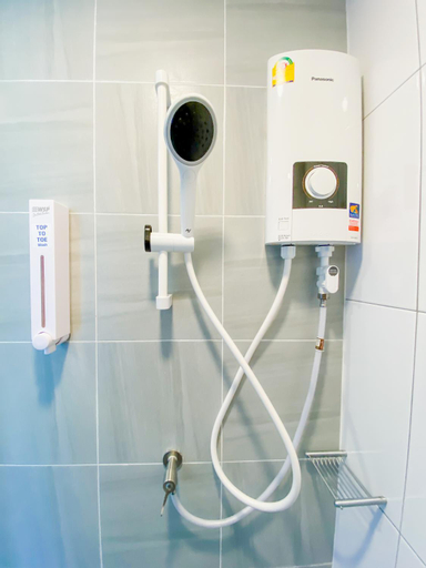 Bathroom 13