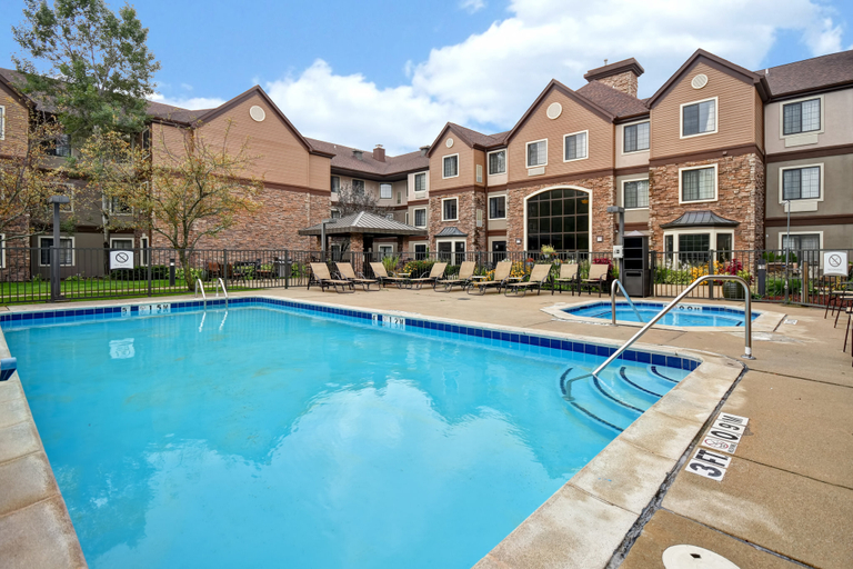 Sport & Beauty 3, Staybridge Suites GRAND RAPIDS - AIRPORT, Kent