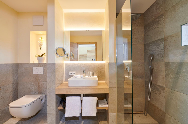 Bathroom 4, Bachhof Resort Hotel, Straubing-Bogen