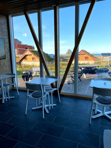 Public Area 2, Midnattsol rom og hytter, Andøy