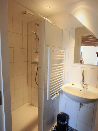 Bathroom 3, Sport B&B De Veluwezoom, Rheden