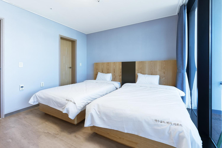 Bedroom 3, Gold Beach Resort, Yeosu