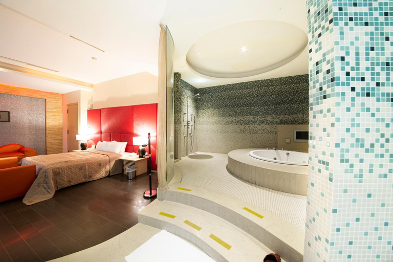 Bedroom 4, LI-GIN Motel, Chiayi City