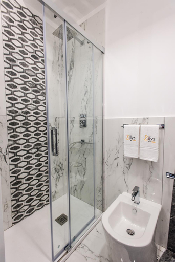Bathroom 2, Elly's B&B, Napoli