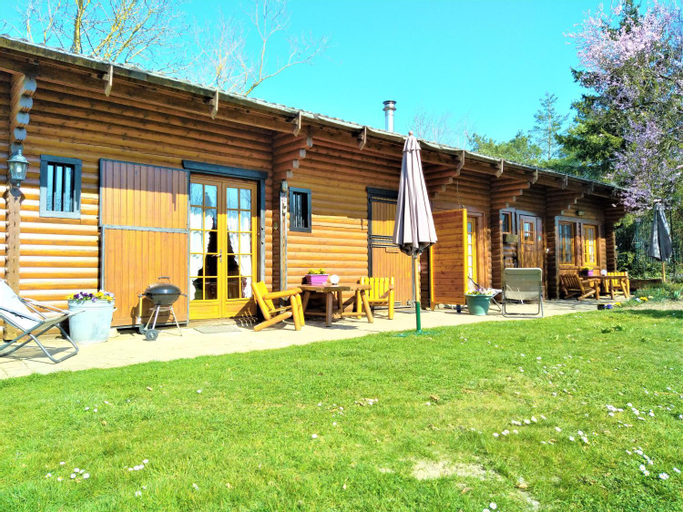 Exterior 1